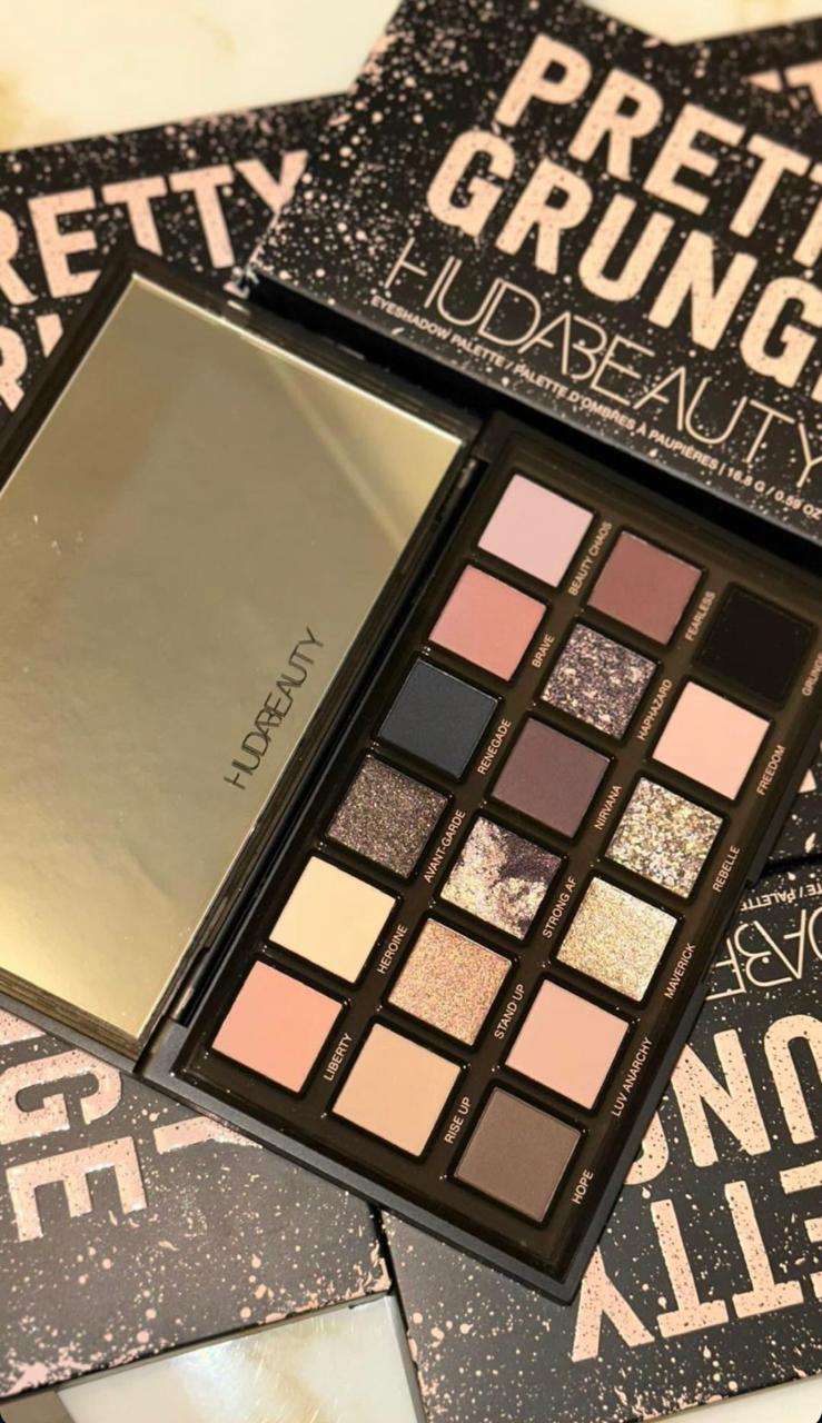 Huda Beauty Pretty Grunge Eyeshadow Palette