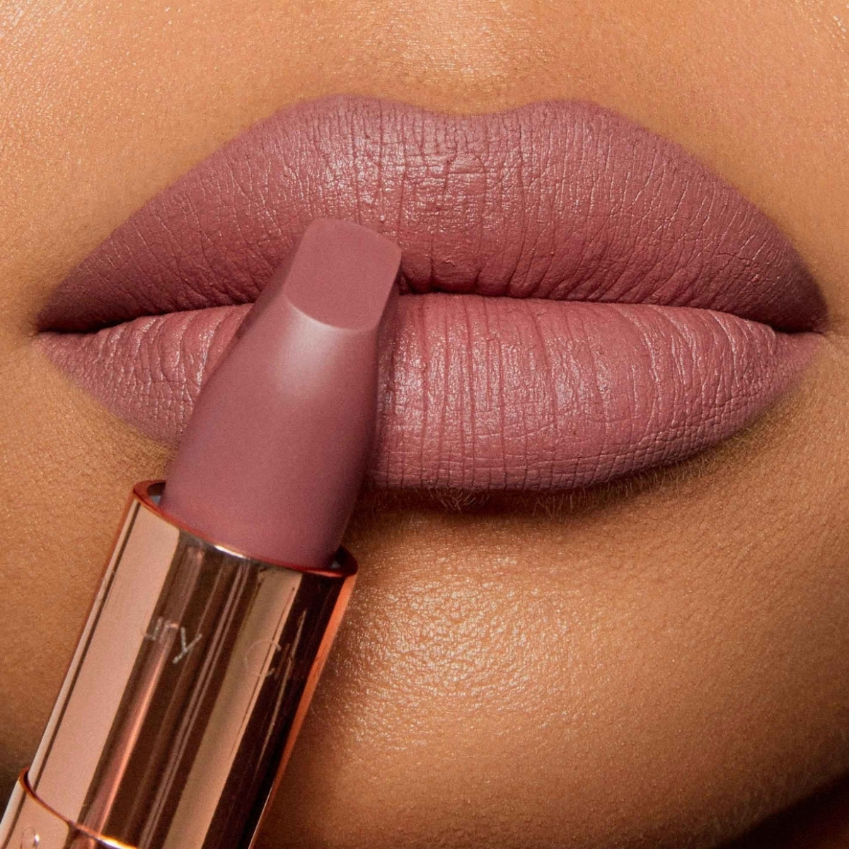 CHARLOTTE TILBURY K.I.S.S.I.N.G Satin Shine Lipstick