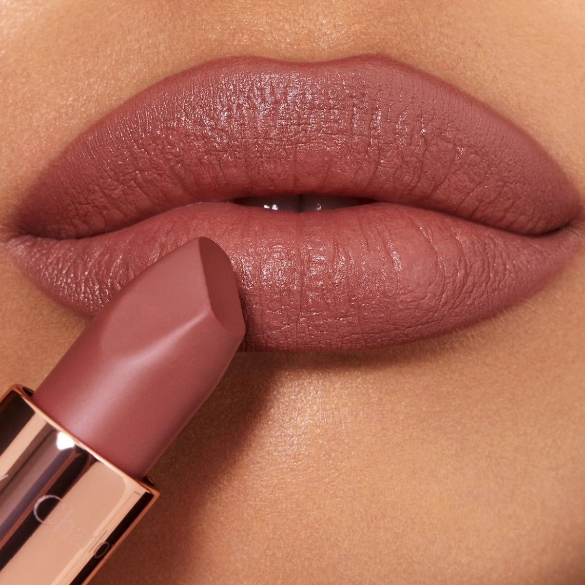 CHARLOTTE TILBURY K.I.S.S.I.N.G Satin Shine Lipstick